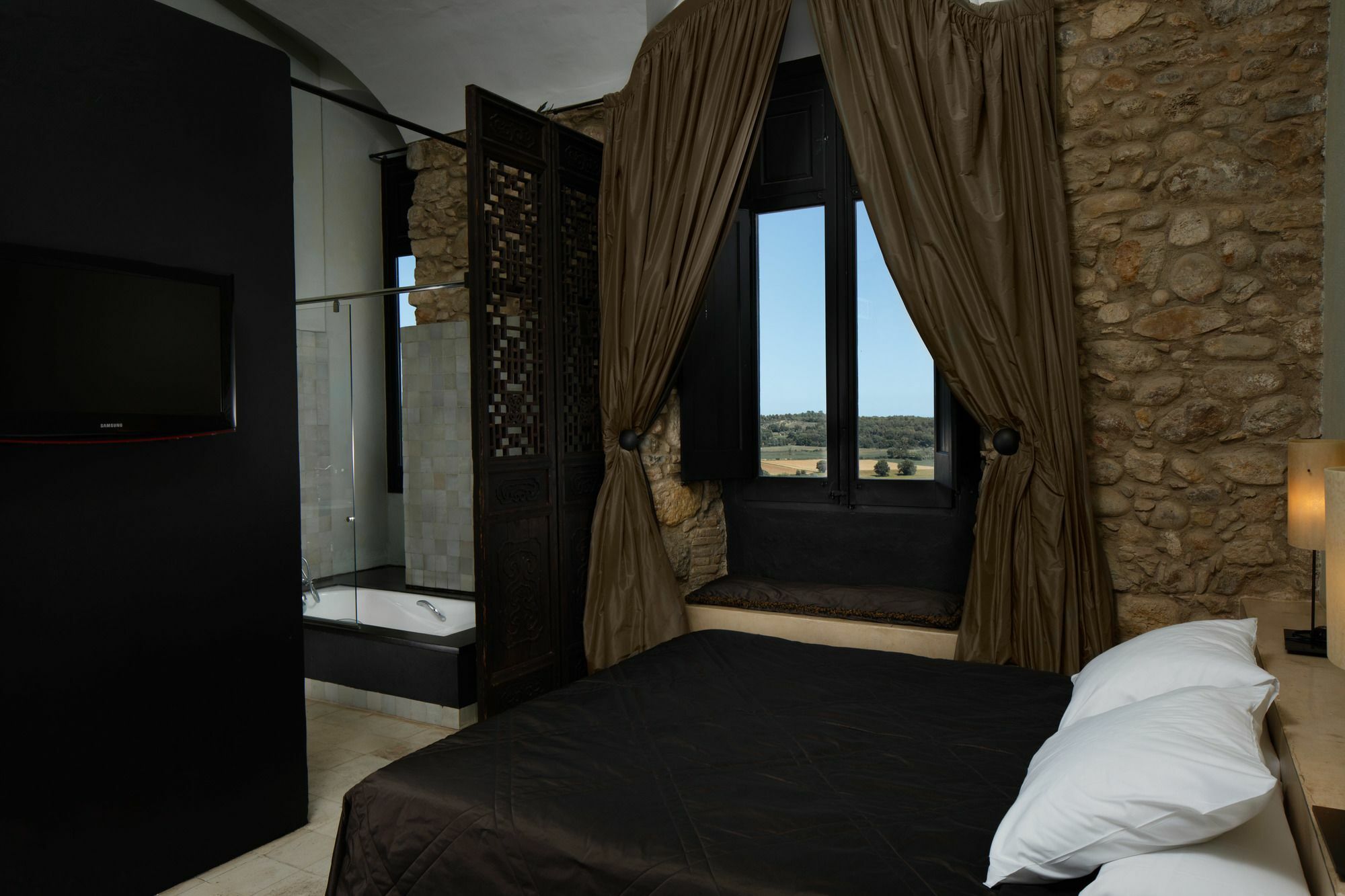 Hotel Castell D'Emporda La Bisbal d'Emporda Экстерьер фото